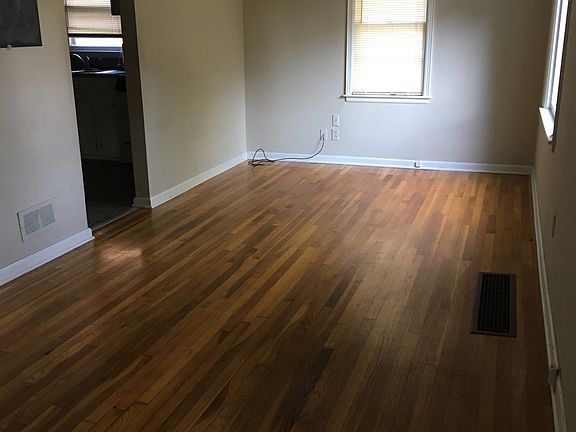 2nd image of 2204 SW Kensington Ct