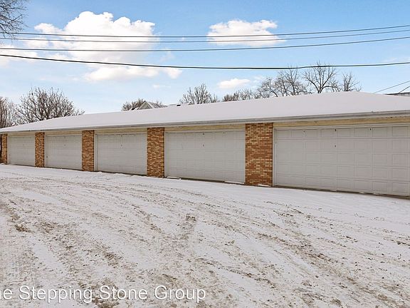 3rd image of 224 Cedar Lake Rd N #10