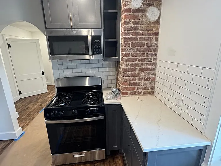 219 W Meadow St — Photo 18