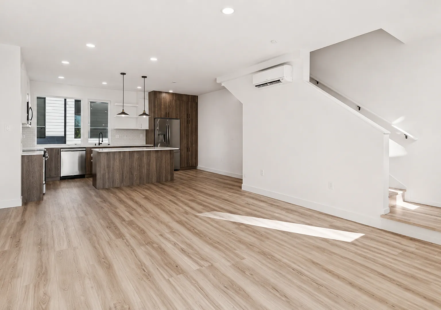 Cozy Seattle Townhome — Photo 2