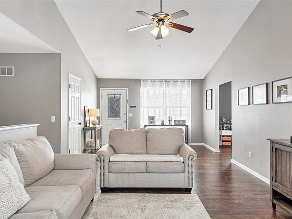 3rd image of 5661 Wieland Dr
