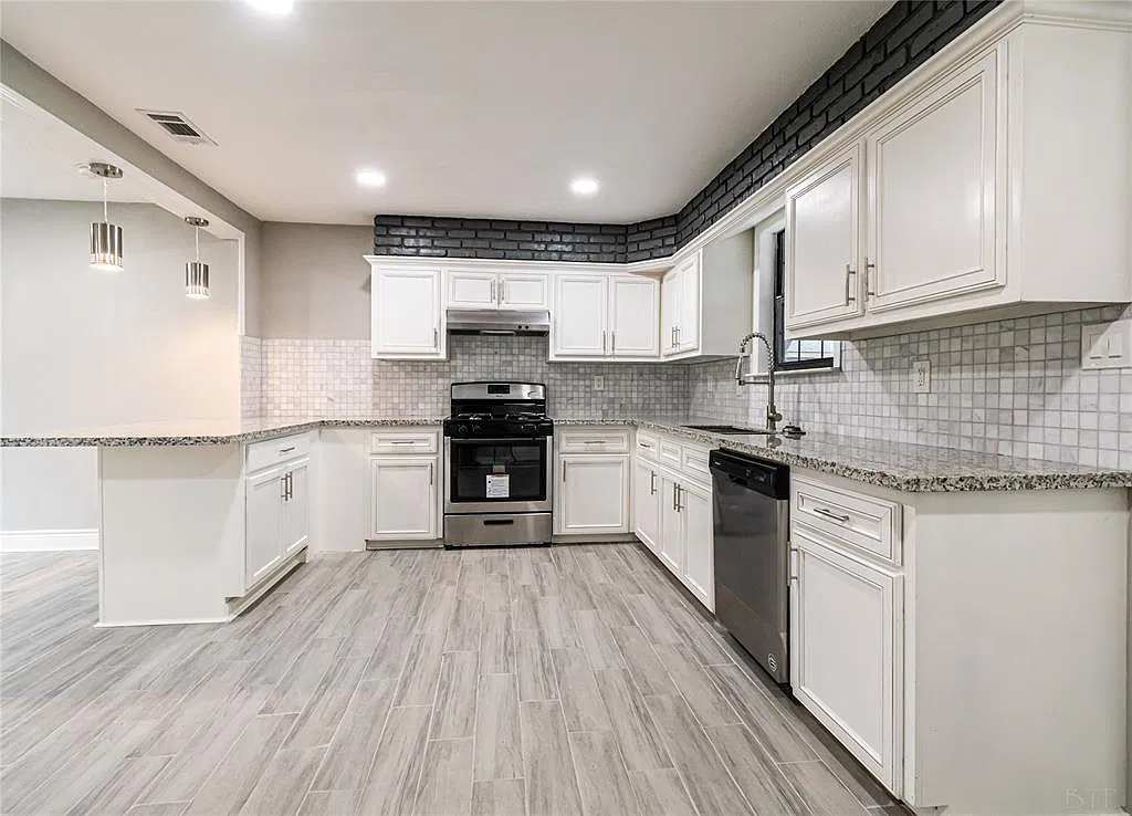 3 bed, 2.0 bath, 1290 sqft, $1,700 — Photo 4
