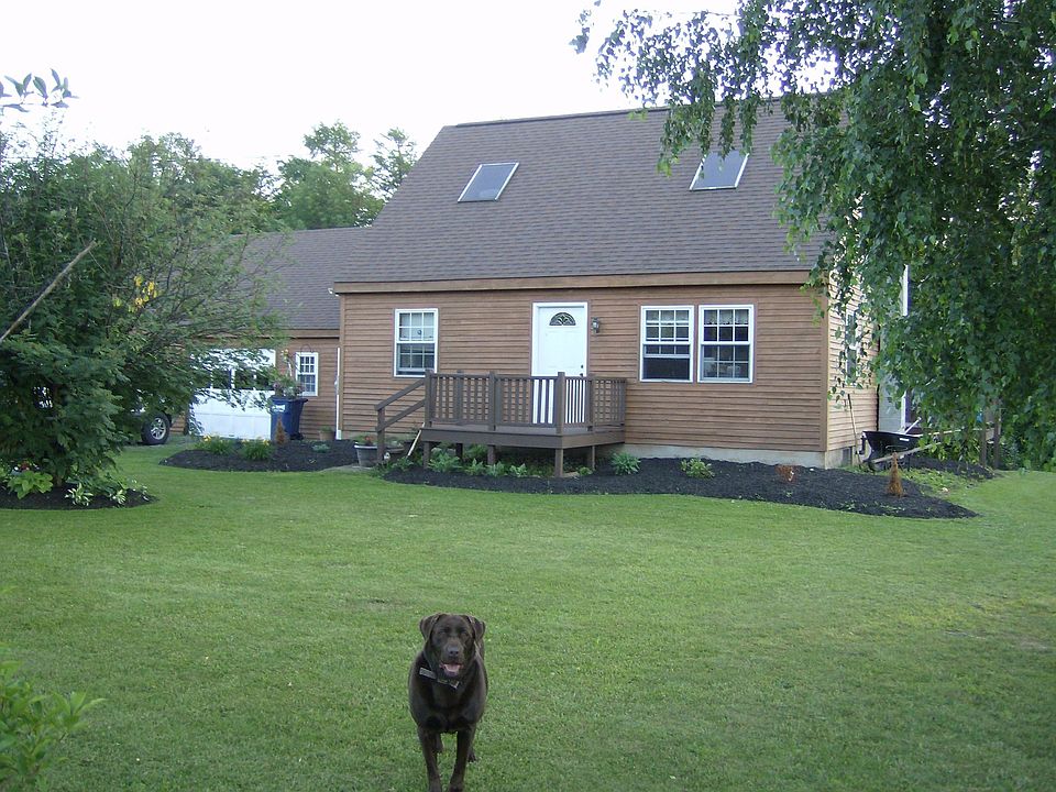 FRONT OF HOUSE