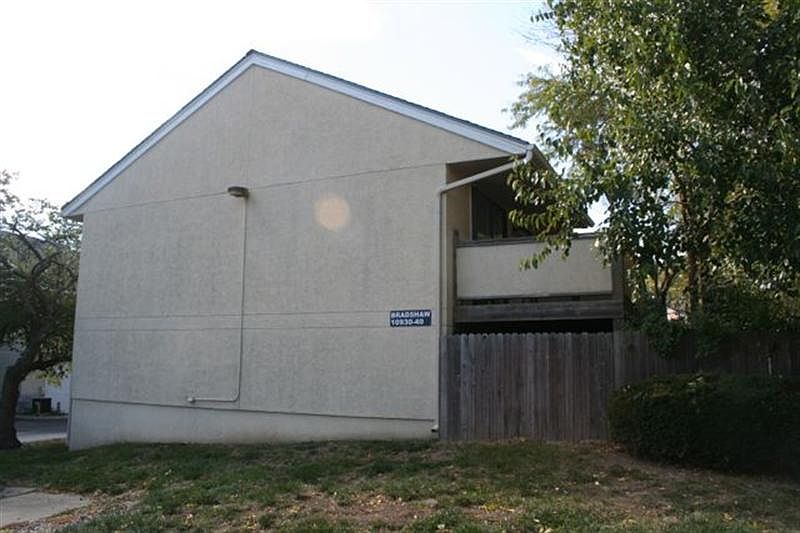 2nd image of 10930 Bradshaw St