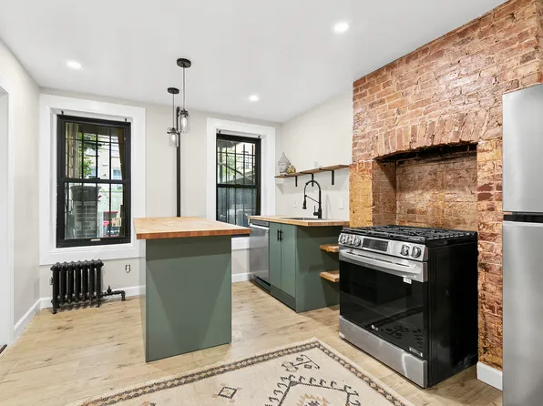 555 Mac Donough Street UNIT 1 image 2 of 6