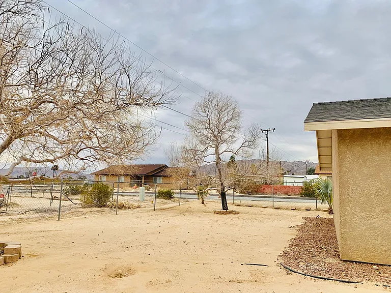 5499 Mariposa Ave — Photo 12