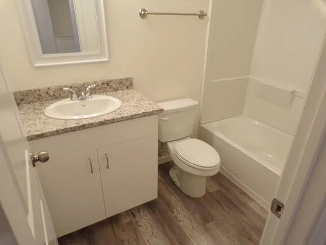 690 Union Ave #4 — Photo 20