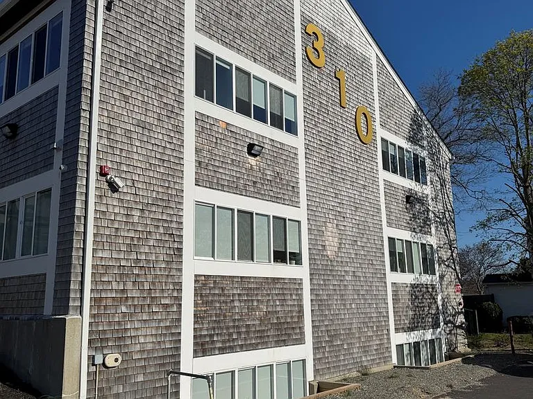 310 BARNSTABLE ROAD RESIDENCES LLC — Photo 10