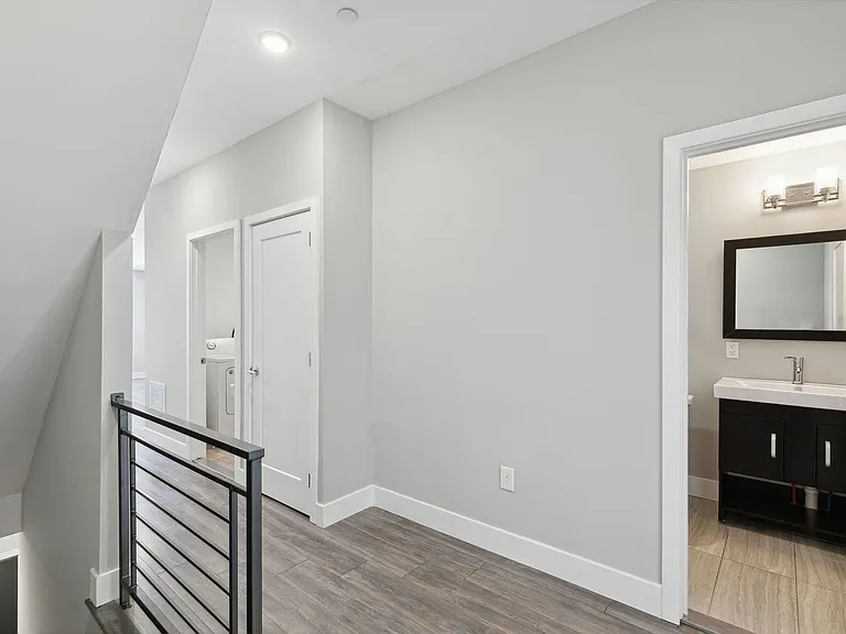 1845 E Huntingdon St — Photo 106