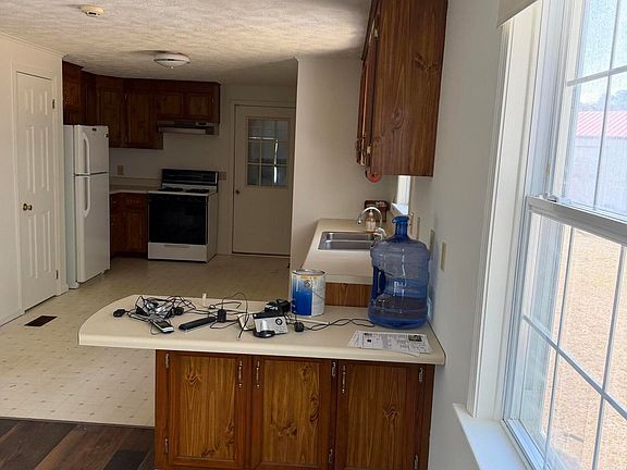 5th image of 195 Firetower Road