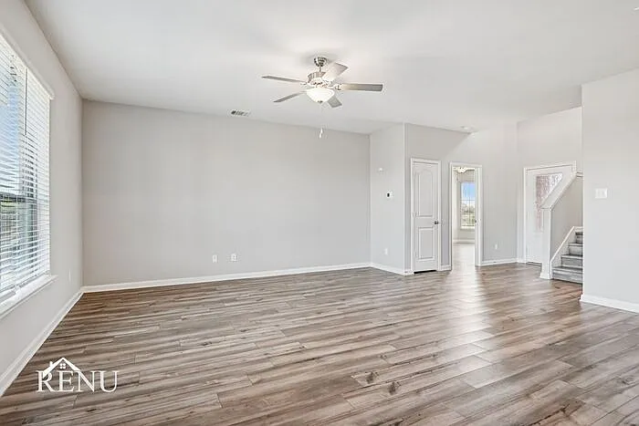 1040 Wheatfield Ln — Photo 26