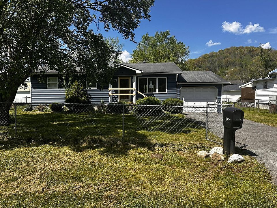 1st image of 215 Armadale Ave