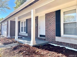 11377 Fox Hall Ln, Saint Louis, MO 63136