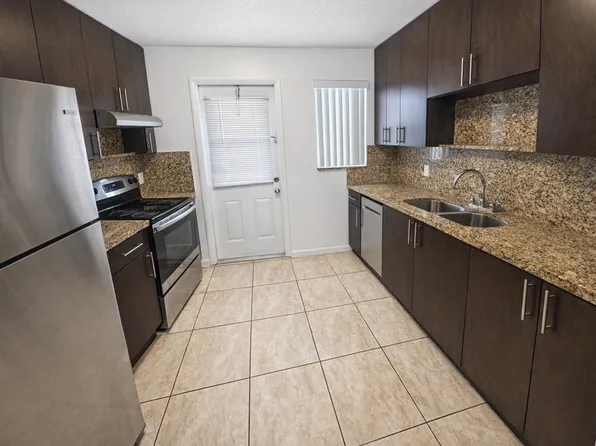 532 S Crescent Dr Hollywood, FL 33021, 532 S Crescent Dr APT 106, Hollywood, FL 33021