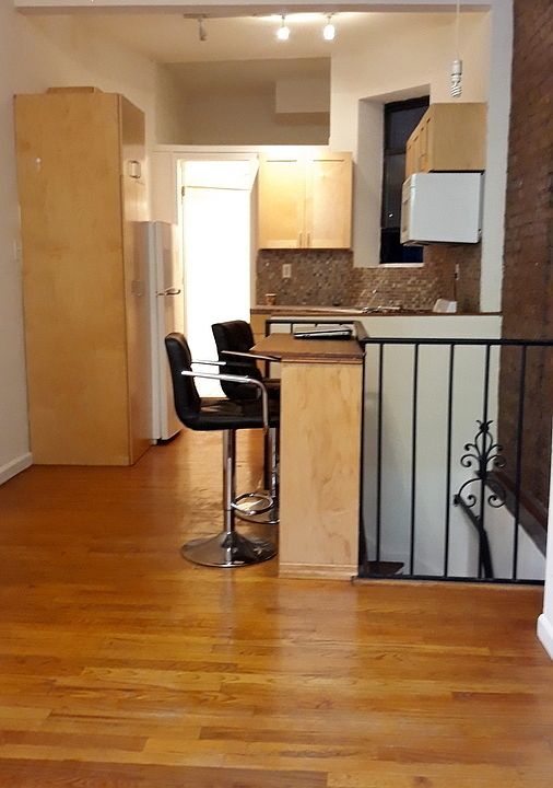 1st image of 326 E 93rd St APT 1B