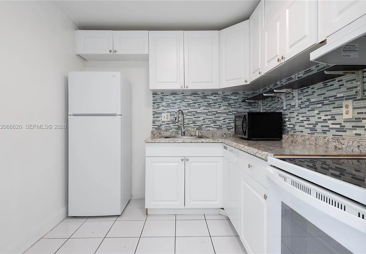 Windwood Condo — Photo 2