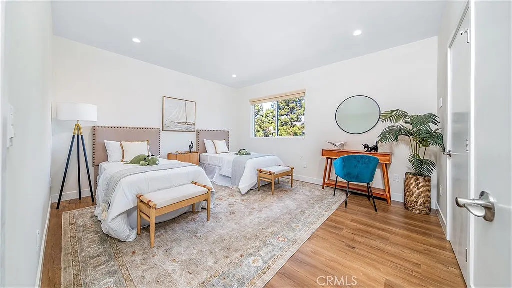 3 bed, 2.5 bath, 1698 sqft, $3,795 — Photo 3