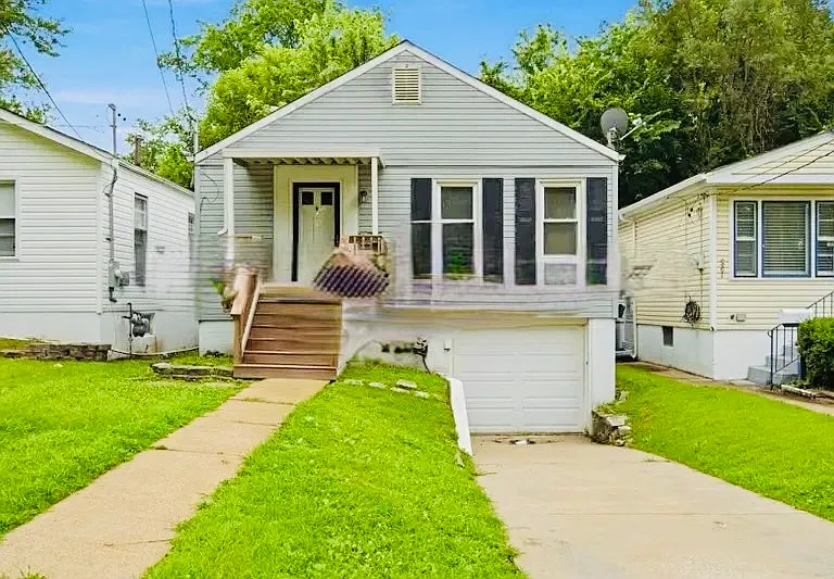 242 S Hartnett Ave — Photo 4