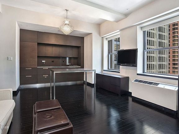 5th image of 20 Pine St APT 1915