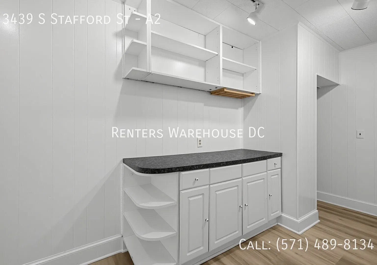 Spacious Fairlington Condo with Private Patio & Easy DC Access — Photo 4