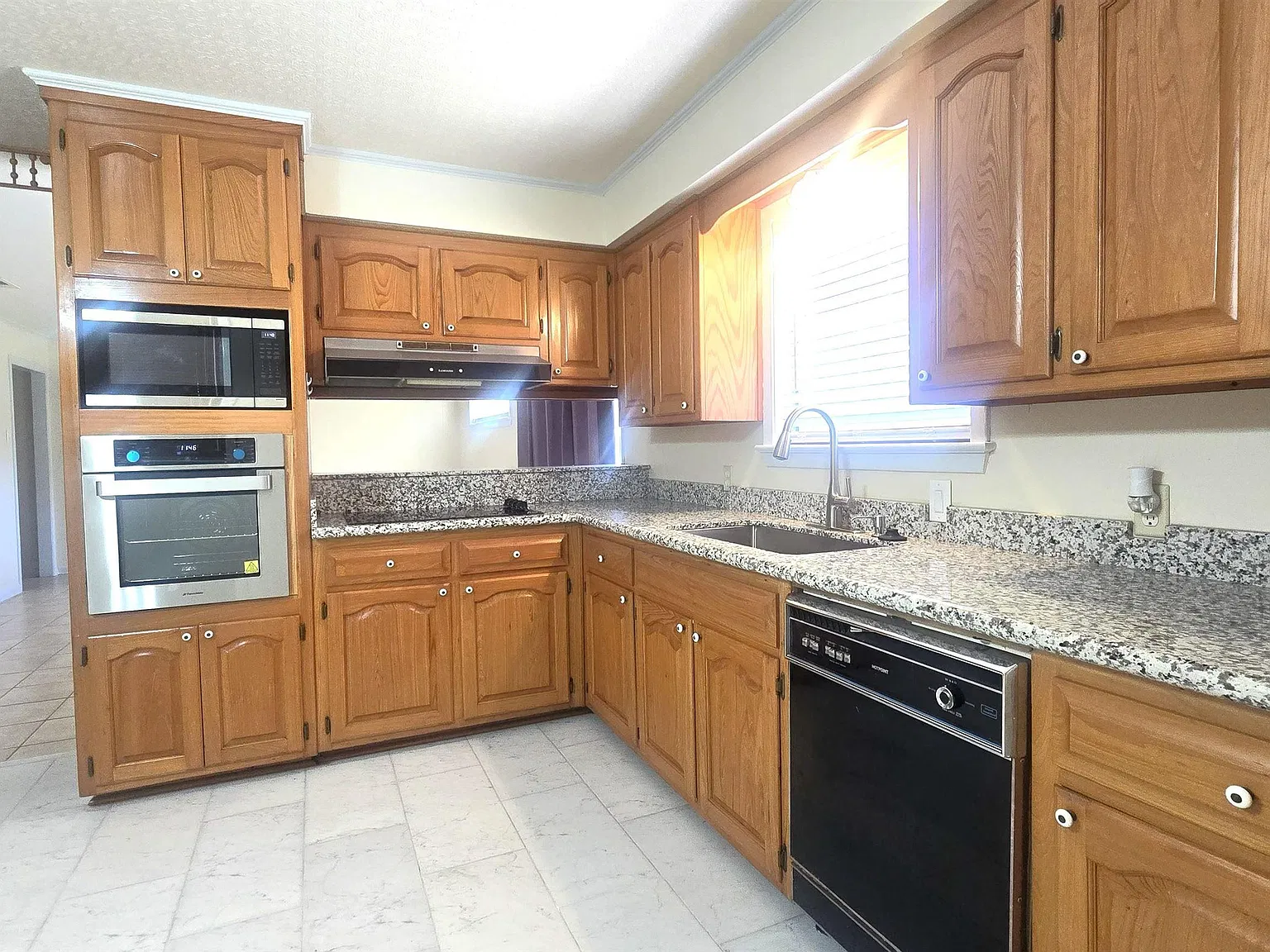 3 bed, 1635 sqft, $1,800 — Photo 4