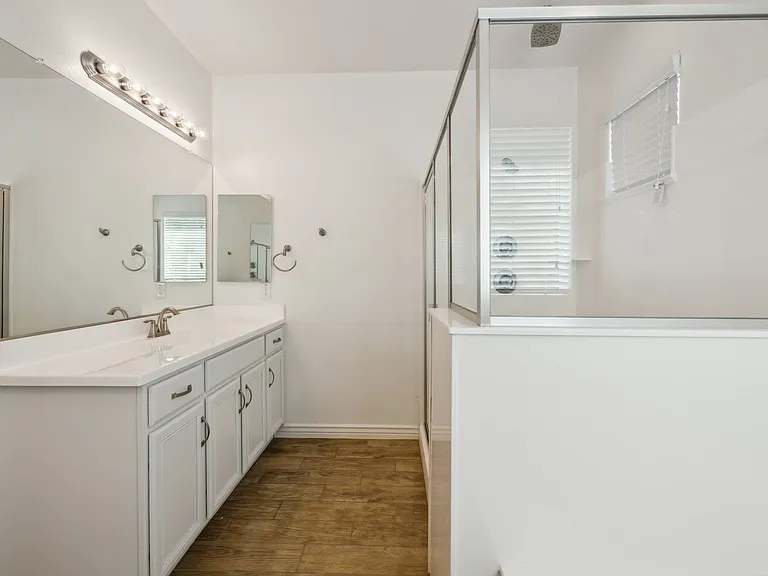 211 E Brinley Dr — Photo 24