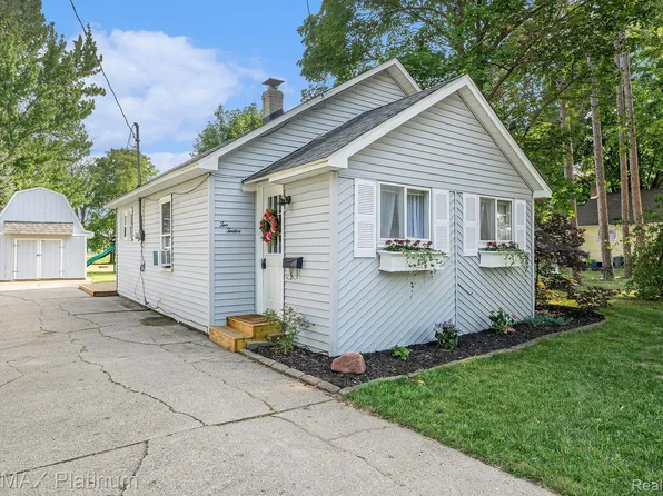 212 Butler St, Clio, MI 48420