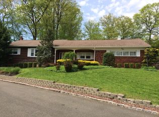 361 Short Dr, Mountainside, NJ 07092