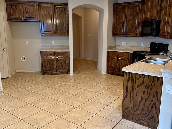 5th image of 412 Stonecreek Dr