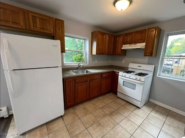 345 Sanford Ave #3R