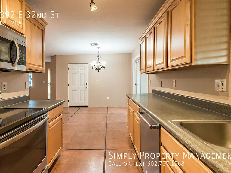 5392 E 32nd St — Photo 9