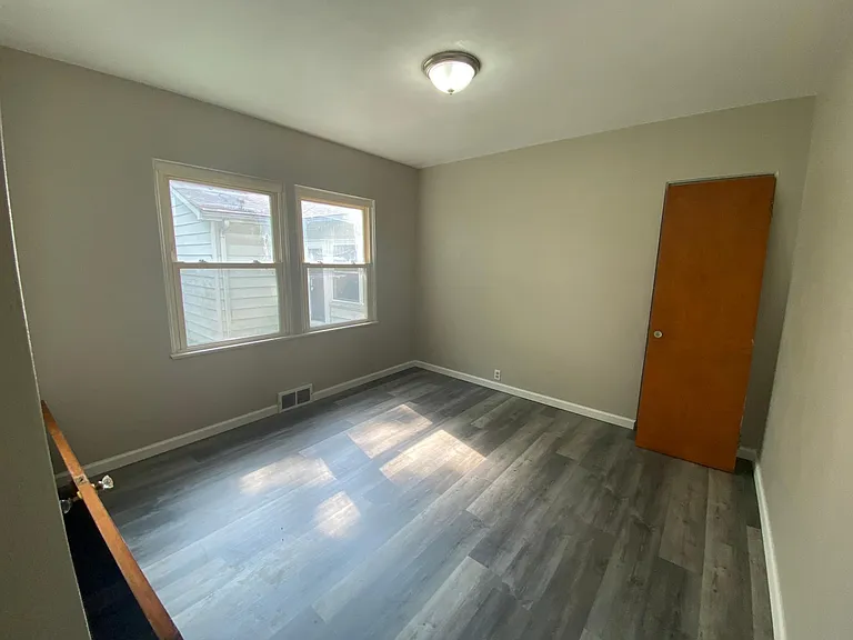 48 Windsor Dr — Photo 9