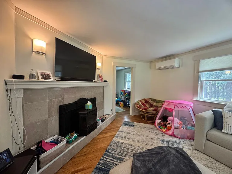 44 Stowell Rd — Photo 8