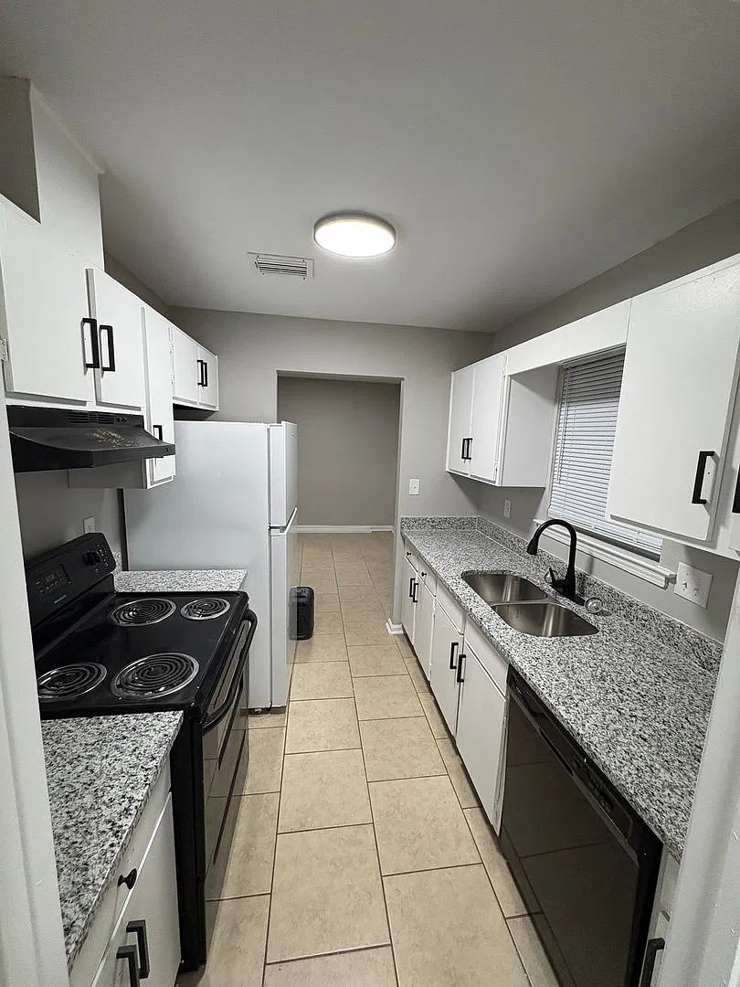 Freshly Renovated 3 Bed / 2 Bath Home in East Montgomery — Photo 4