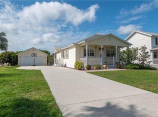 327 W McKenzie St, Punta Gorda, FL 33950