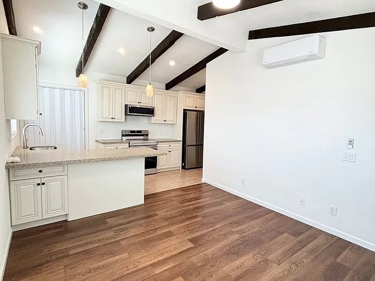 1636 W Pine Ave — Photo 1