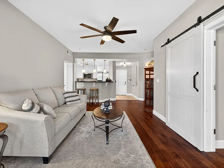 1800 Alma Ave #402 — Photo 7