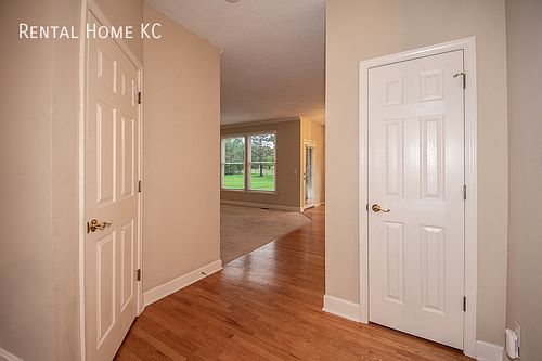 4th image of 8216 W 127th Ter