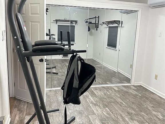4th image of 4020 Aubrey Pl