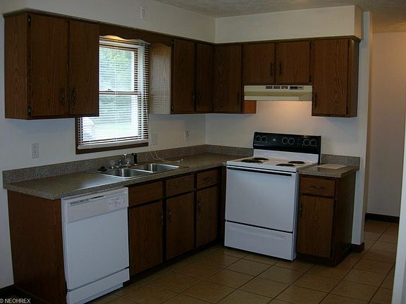 4th image of 5001 5005 Winthrop Dr #Duplex