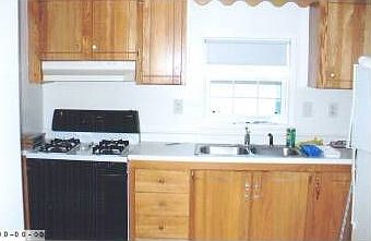 2nd image of 286 Newbury St Lot 28