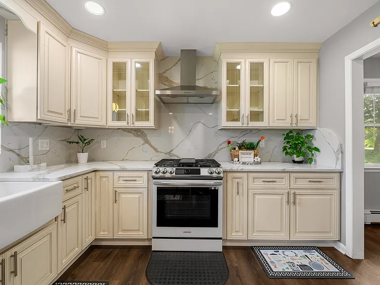 3250 Vista Dr — Photo 10