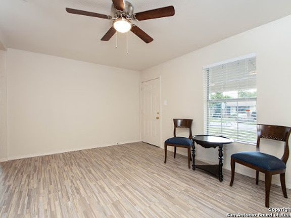 5th image of 219 Harwood Dr