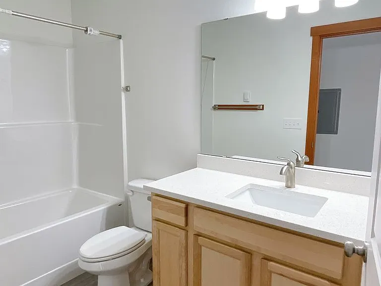 1205 N Garden St — Photo 18