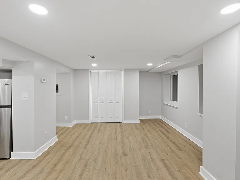 2388 Champlain St NW #1 — Photo 11
