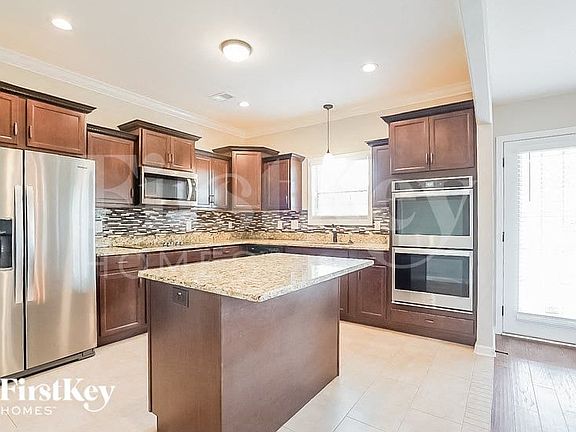 5th image of 1050 Terraceside Cir