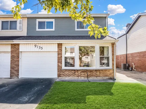 9135 Hollyberry Ave, Des Plaines, IL 60016