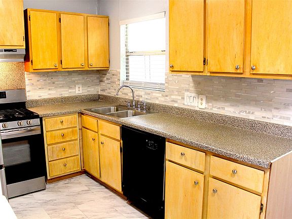 5th image of 1318 Bayswater Dr