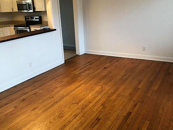 2nd image of 3304 Grandview Dr