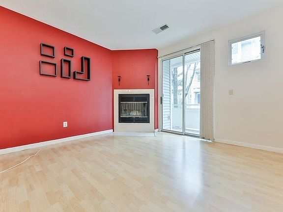 4th image of 200 Falls Blvd Unit B203